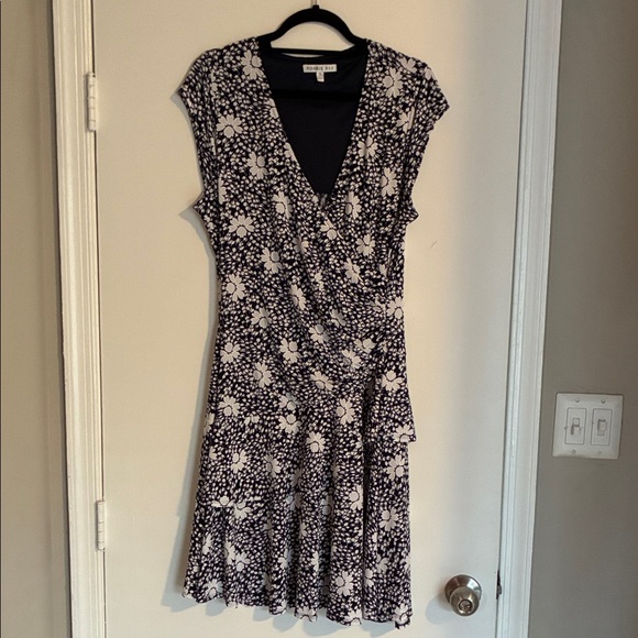 Robbie Bee Dresses & Skirts - Robbie Bee Navy and White Floral Midi Dress